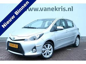 Toyota Yaris 1.5 FULL HYBRID DYNAMIC Navigatie, Trekhaak, Lage km stand