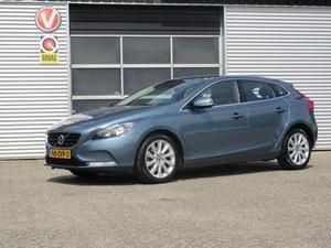 Volvo V40 1.6 T3 MOMENTUM  150pk  Navi  Climat  Cruise  Elek. pakket  Blueth.  Chroom  Led-verl.  Camera  Pdc