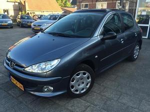 Peugeot 206 1.4 Air-line 3, HB 5 Deurs, Airco Panorama schuifdak