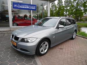 BMW 3-serie Touring 318i 2.0 143pk AUT6 BUSINESS LINE | PARELMOER | NAVI