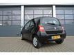 Renault Twingo 1.2i AIRCO ZWART