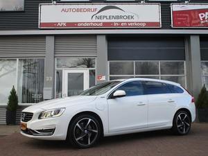 Volvo V60 2.4 D6 AWD PLUG-IN HYBRID SUMMUM Navi Leer 18Inch Trekhaak Schuifdak Cruise Airco Clima