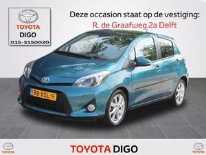 Toyota Yaris 1.5 FULL HYBRID DYNAMIC 5-deurs | Navigatie | Pano-dak | Half leder