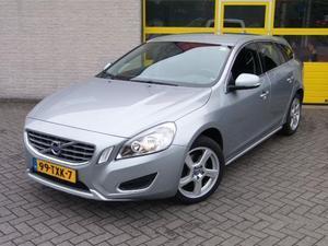 Volvo V60 1.6 T3 150PK MOMENTUM BJ2012 Navi LMV-17` ECC PDC LED