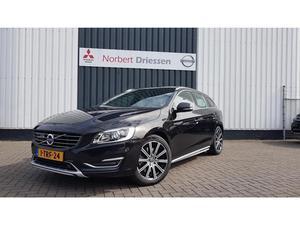 Volvo V60 D6 AWD Plug-In Summum Volle Auto!