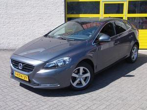 Volvo V40 1.6 T3 150PK 5drs MOMENTUM BJ2013 Navi ECC LMV LED PDC