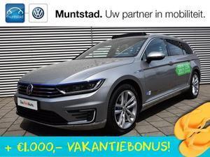 Volkswagen Passat Variant 1.4 TSI GTE 204 pk DSG Automaat HIGHLINE Navigatie Panoramadak LED 18 inch LM velgen