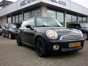 Mini One 1.4 PEPPER Leder Interieur 17 Inch Velgen Arco 60.000 KM 6 Maanden BOVAG Garantie