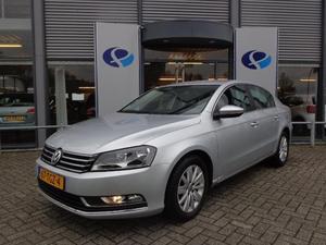 Volkswagen Passat 1.4 TSI 122 PK COMFORTLINE BLUEMOTION Navigatie Climatronic Parkeersensoren