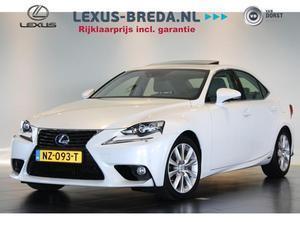 Lexus IS 300h Luxury Line Sunroof, Pre-Crash Safety, Mark Levinson