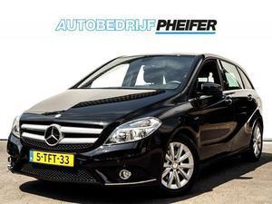 Mercedes-Benz B-klasse 180 Aut. 122pk Ambition  Lederen interieur  Stoelverwarming  Trekhaak  Full map navigatie  Tel. Blue