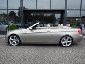 BMW 3-serie Cabrio 335i High Executive 64000KM! NL-auto! 2e eig.!