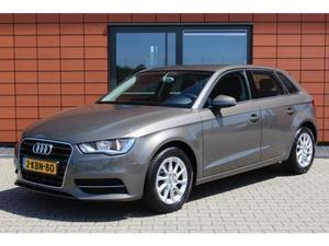 Audi A3 Sportback 1.6 TDI ATTRACTION PRO LINE NAVI CLIMA PDC