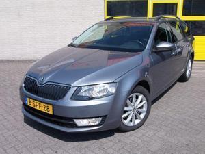 Skoda Octavia Combi 1.6 TDI 105PK AUTOMAAT AMBITION BUSINESSLINE BJ2013 NW-Model Navi ECC LMV PDC V A