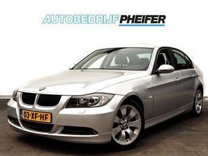 BMW 3-serie 318i High Executive  Xenon  Navi Professional  Sportonderstel  17` Lmv  Sportstoelen  Climate contro