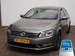 Volkswagen Passat 2.0 TDI 140pk DSG, Navi, Clima, Xenon