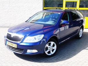 Skoda Octavia Combi 1.6 TDI 105PK GREENTECH ARCTIC BJ2013 Navi ECC LMV PDC