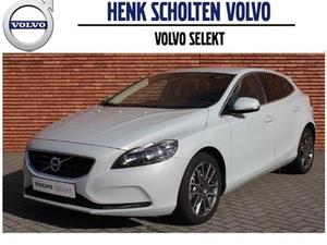 Volvo V40 D4 MOMENTUM BUSINESS