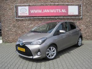 Toyota Yaris 1.5 Hybrid Dynamic | Panorama | Navi