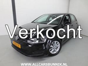 Volkswagen Golf 1.6 TDI COMFORTLINE BLUEMOTION NAVIGATIE  PDC-VOOR ACHTER  CRUISE-CONTROL