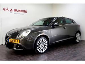 Alfa Romeo Giulietta 1.6 JTDM DISTINCTIVE Schuif kantel dak, Lederen bekleding, Navigatie *