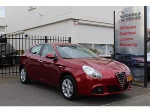 Alfa Romeo Giulietta 1.4 T DISTINCTIVE AUTOMAAT 170 PK AIRCO LED NAVIGATIE LMV PDC