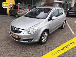 Opel Corsa 1.4 16v Cosmo  Climate Cruise 16``LMV