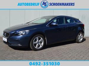 Volvo V40 2.0 D3 150PK MOMENTUM automaat   pano