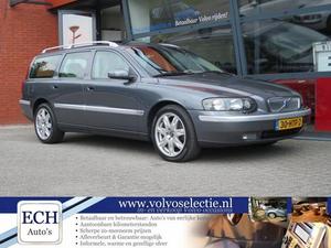 Volvo V70 2.4 D5 Automaat, Titanium, Schuifdak, Sportleer, Navi, Xenon, 17inch