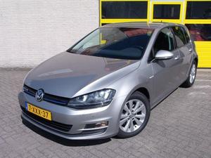 Volkswagen Golf 1.6 TDI 110PK 5drs HIGHLINE BLUEMOTION BJ2014 Xenon LED Navi Groot  ECC LMV