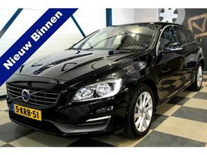 Volvo V60 bjr 2013 2.0 D4 5-CIL 120kW 163pk 6-bak MOMENTUM PROF. CLIMA   CRUISE   NAVI SENSUS   SPORTHALFLEER