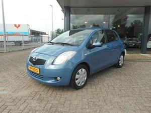 Toyota Yaris 1.3 VVTi Sol MMT