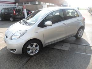 Toyota Yaris 1.3 VVTI ASPIRATION AUTOMAAT !