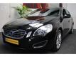 Volvo V60 2.0 D4 Summum LEDER NAVI SCHUIF KANTEL DAK DVD SCHERMEN AFN. TREKHAAK NIEUW STAAT !!