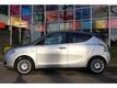 Lancia Ypsilon 0.9 TWINAIR **AUTOMAAT **PLATINUM   AIRCO-ECC   AUDIO AF FABR.   PDC   * APK 12-2017 *