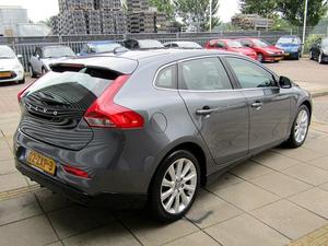 Volvo V40 1.6 D2 Summum LEDER NAVI PANODAK XENON