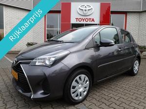 Toyota Yaris 1.3 VVT-I STYLE Navigatie & Parkeercamera