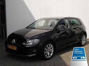 Volkswagen Golf 1.2 TSI 110PK Connected Series, Navi, Clima, 5D