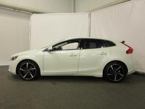 Volvo V40 2.0 D2 Momentum Business R