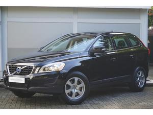 Volvo XC60 T5 240pk Kinetic  LEER NAV. 17`LMV PDC