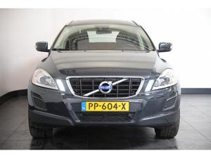 Volvo XC60 2.4 D5 215pk Aut AWD Summum Leder Panorama Camera 19``