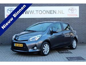 Toyota Yaris 1.5 Full Hybrid Aspiration Dynamic Pack Navigatie-Parkeercamera-Lichtmetalen velgen