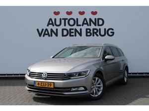 Volkswagen Passat Variant 1.6 TDI Comfortline Navigatie, PDC, Lichtmetalen velgen, Climate control.