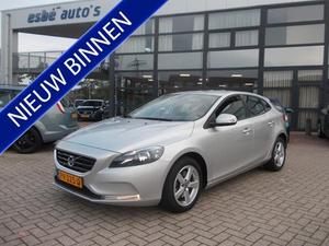 Volvo V40 2.0 D2 120 pk Kinetic Navigatie Lmv High Perf. Audio Sensus Connect Rijklaar