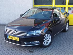 Volkswagen Passat 2.0 TDI 140PK COMFORTLINE BLUEMOTION BJ2013 Navi ECC LMV PDC V A