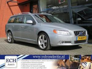 Volvo V70 D3 R-Design Leer, Navi, Airco ecc, Achterspoiler, Telefoon