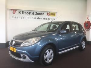 Dacia Sandero 1.6 LAURÉATE 5drs   Airco   LM velgen a.s. zondag geopend 12:00 - 17:00  m.u.v. Mizarstraat