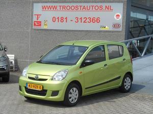 Daihatsu Cuore 1.0 Trend stuurbekr.  a.s. zondag geopend 12:00 - 17:00  m.u.v. Mizarstraat