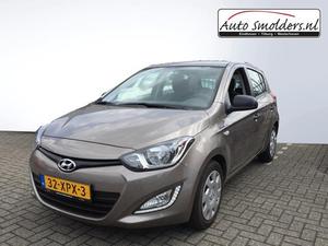 Hyundai i20 1.2i First Edition.