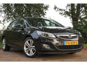 Opel Astra 1.7 CDTi Cosmo H6